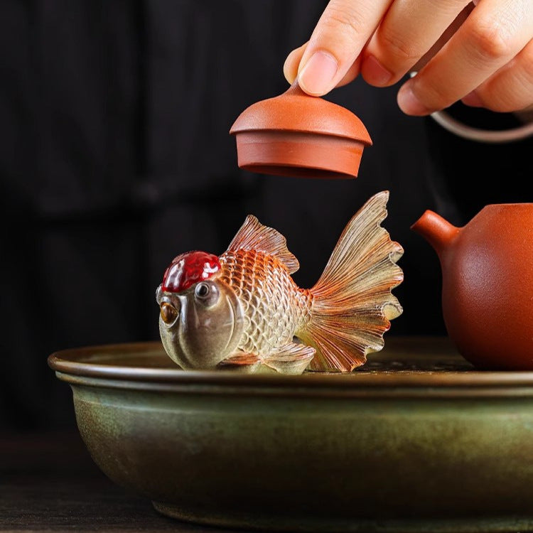 Color-Changing Goldfish Tea Pet – Cute Resin Figurine, Lucky Desk Ornament
