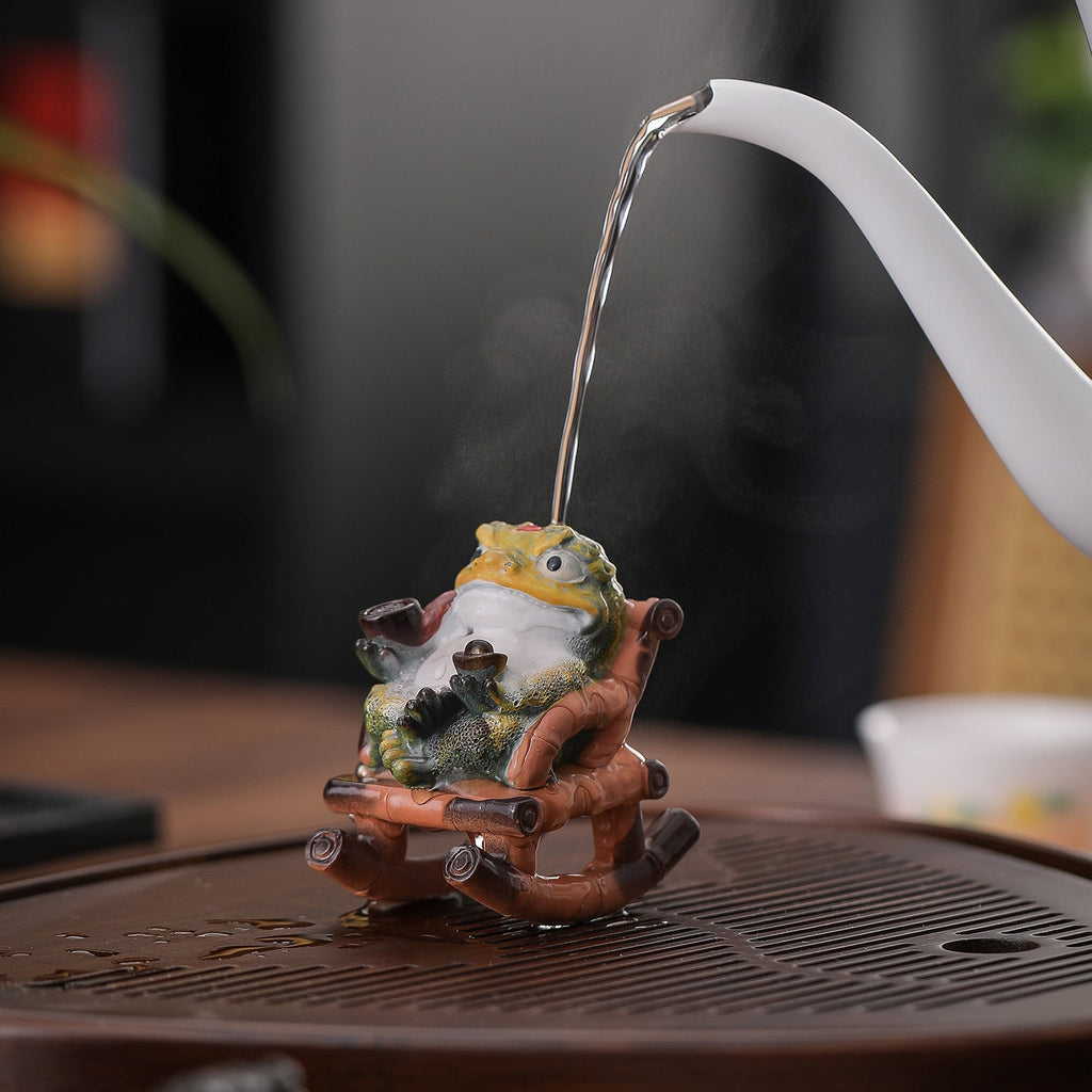 Rocking Chair Golden Toad Tea Pet – Color-Changing, Cute Resin Figurine