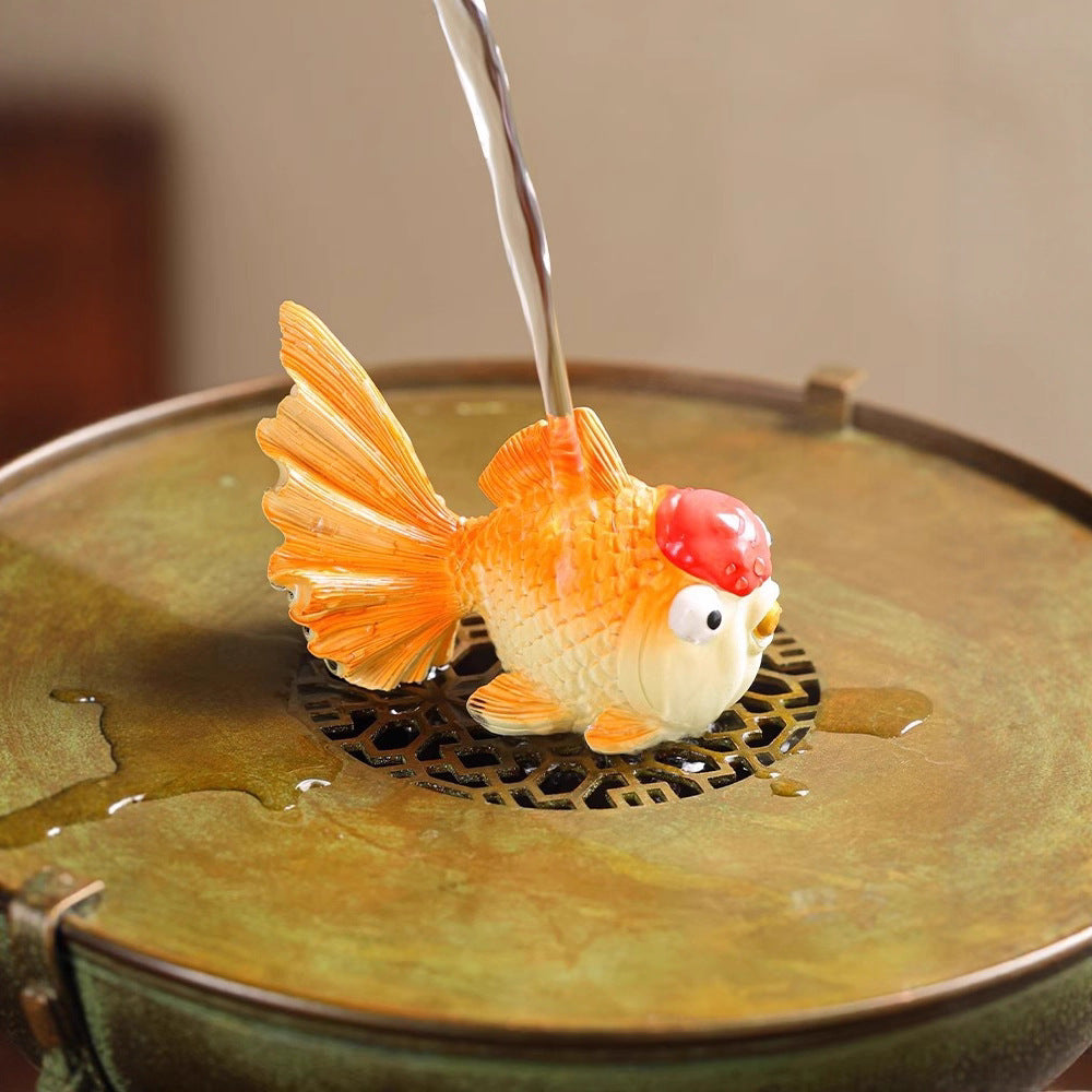Color-Changing Goldfish Tea Pet – Cute Resin Figurine, Lucky Desk Ornament
