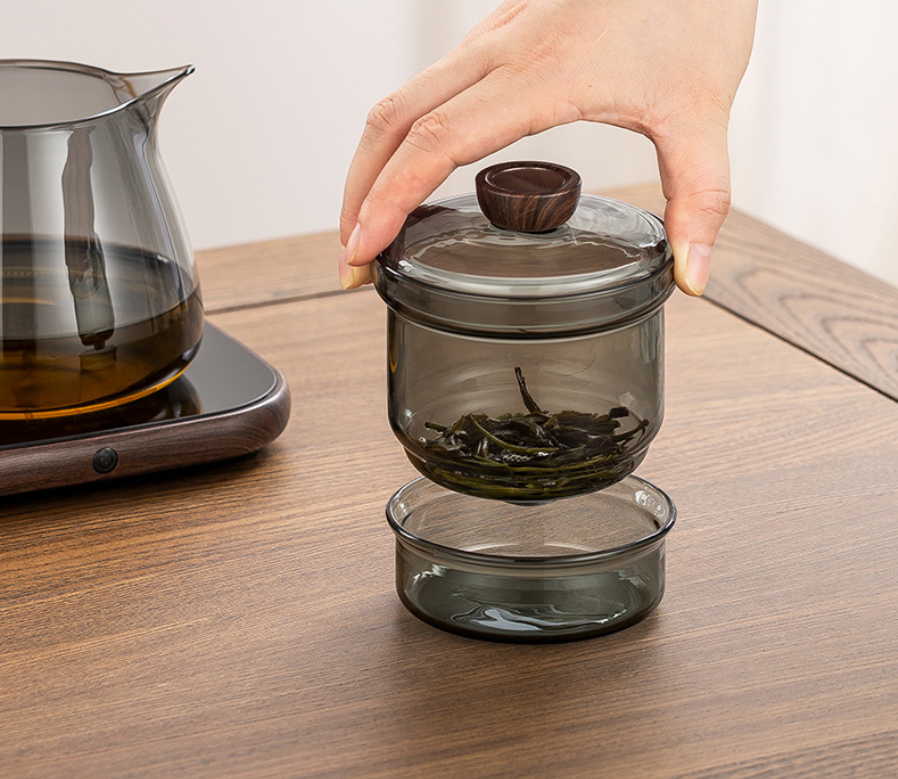 Magnetic Glass Tea Cup – Rodless Design, Heat-Resistant, Tea-Water Separator